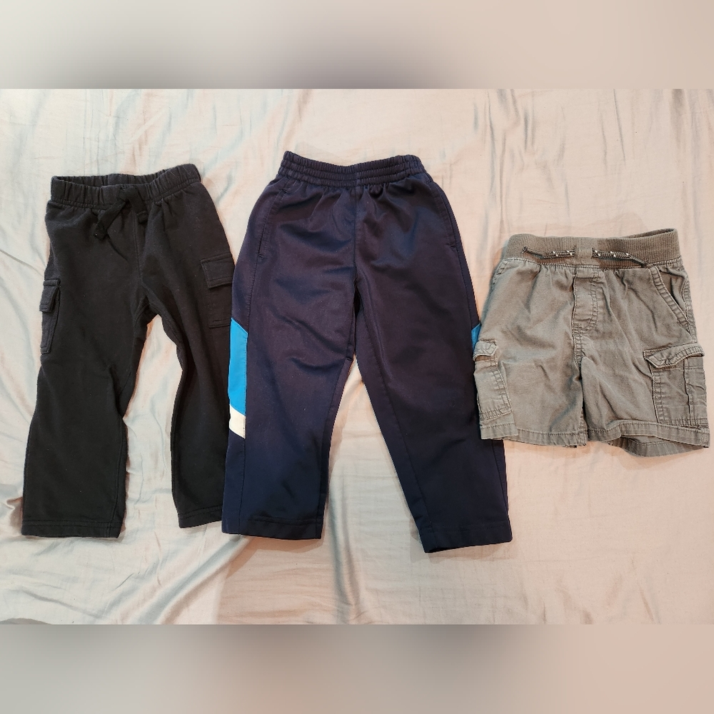3 pairs 2T pants / shorts
